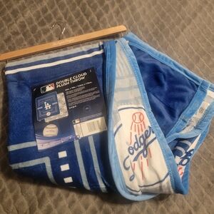 Dodgers Double Sided Cloud Plush Throw MLB